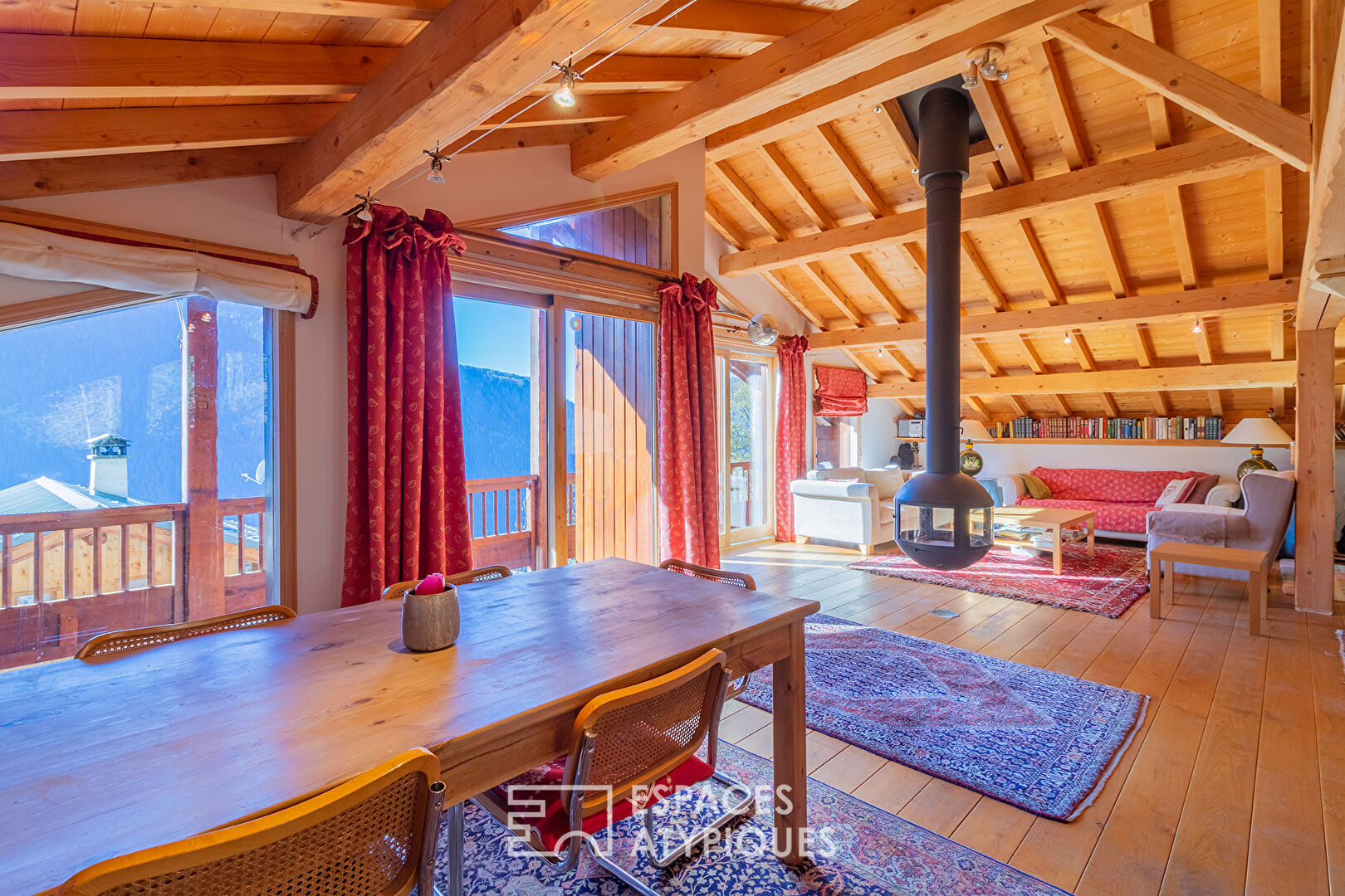 Authentique chalet savoyard avec vue