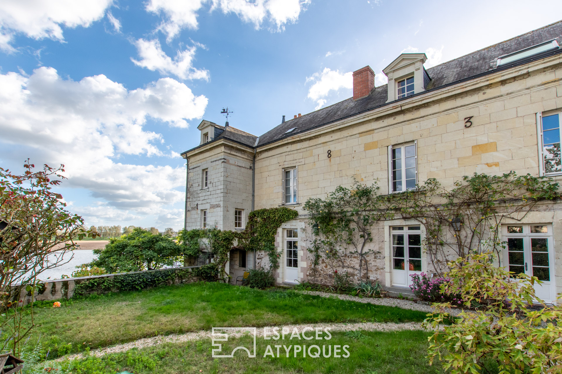 Bâtisse de charme à la vue exceptionnelle