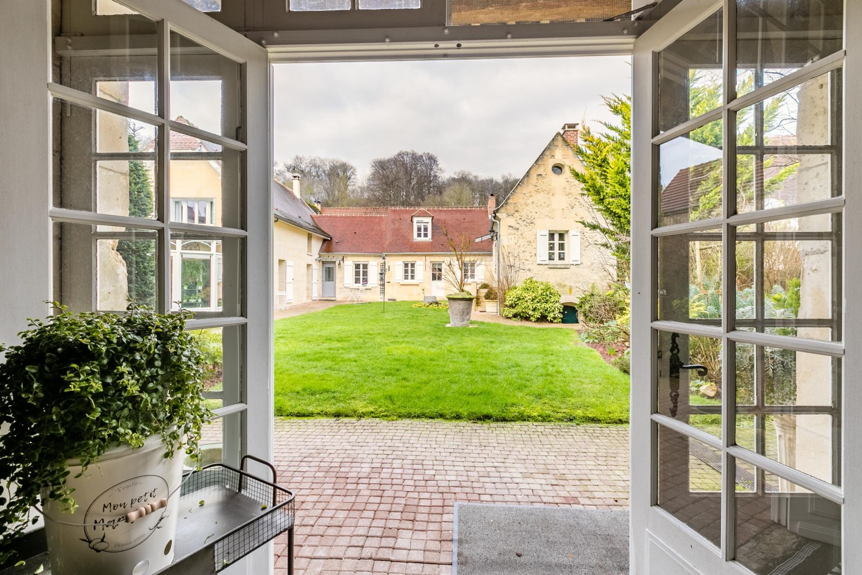 La Parfaite – Authentic stone farmhouse renovated with taste