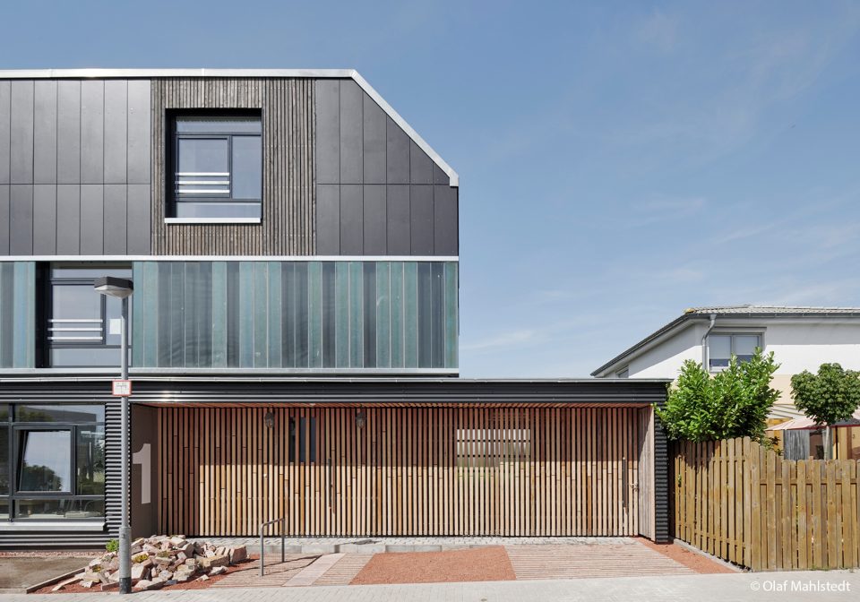 maison familiale design materiaux recycles cityfoerster architectes espaces atypiques