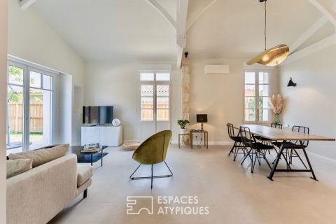 Superb contemporary renovation with swimming pool at La Hume