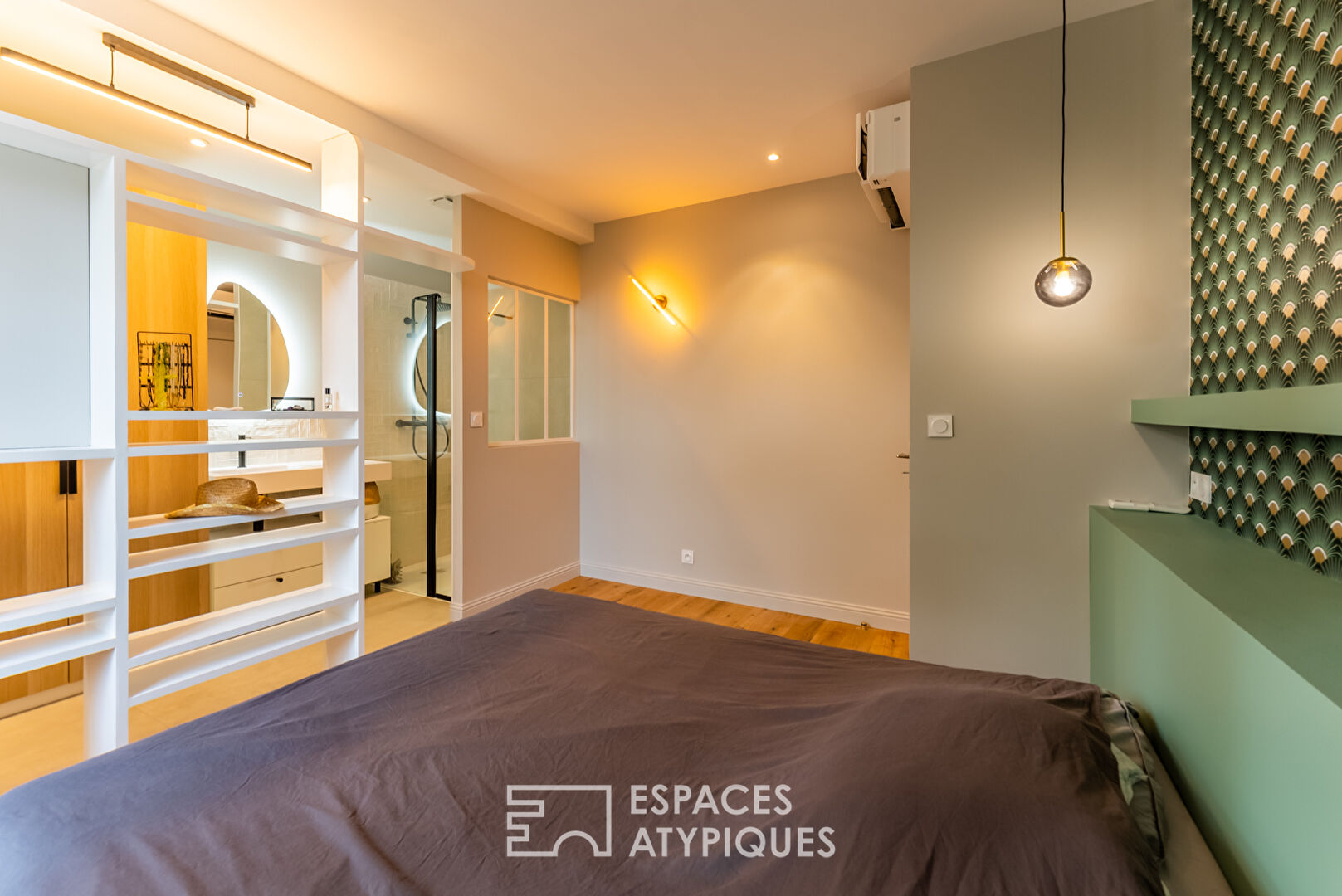 Superbe rénovation contemporaine avec piscine à la Hume