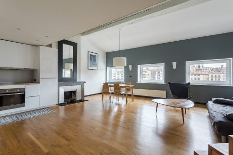 Coeur Vieux Lyon, appartement ancien rénové avec vue Saône