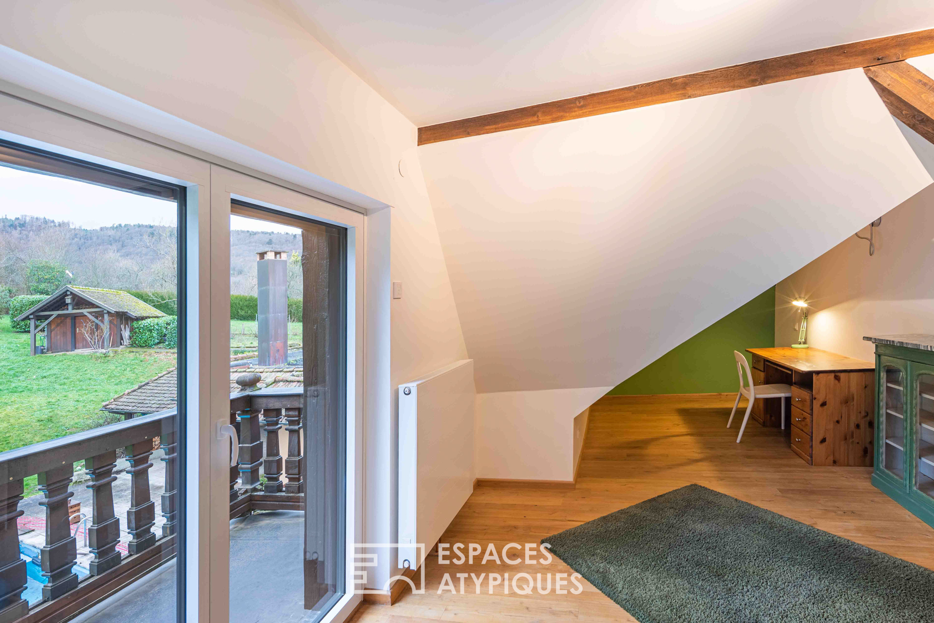 Villa familiale avec piscine perchée sur les hauteurs