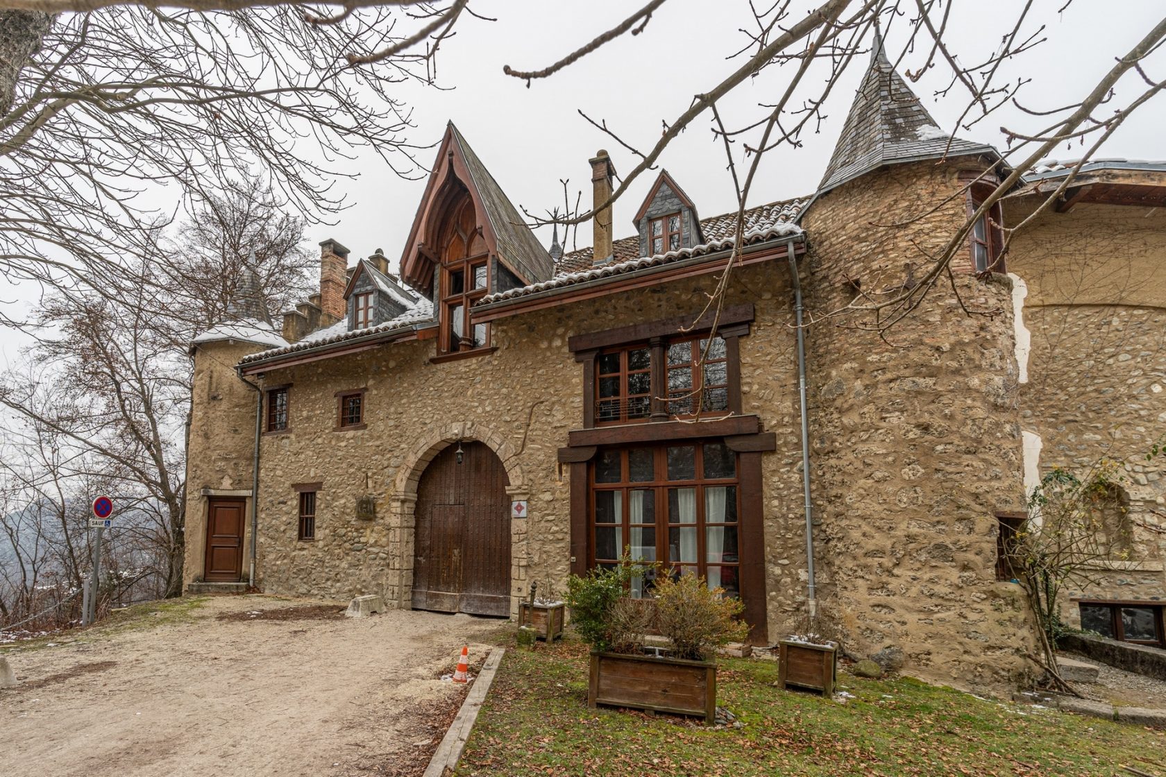 Charming apartment in the castle