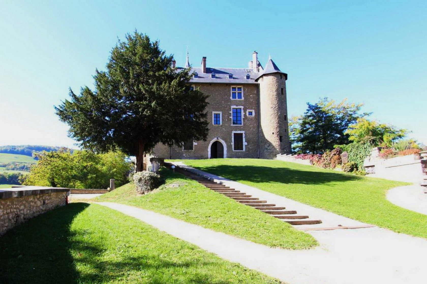 Charming apartment in the castle