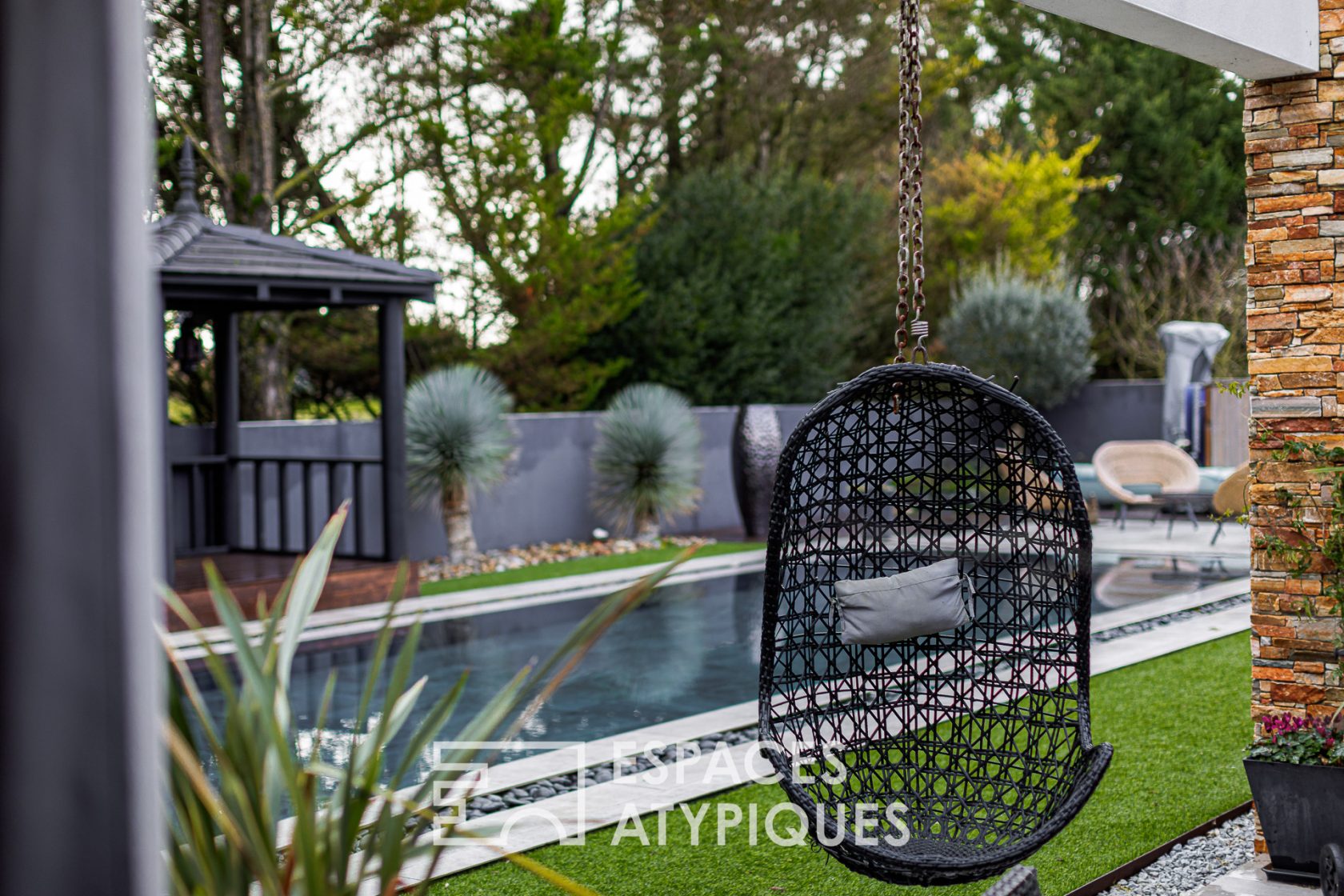 Contemporaine d’exception en coeur de village