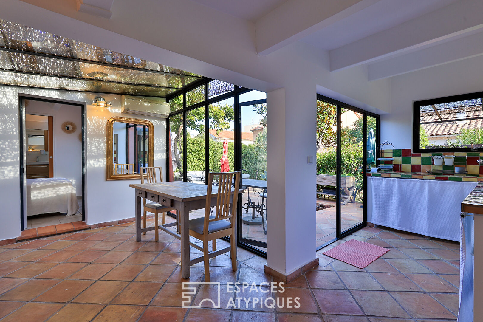 Villa revisitée avec son loft et sa dépendance