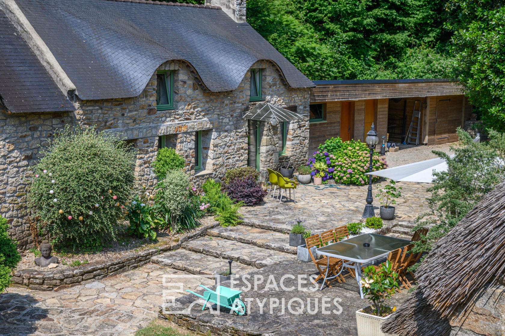 Charming property with gîtes in an exceptional setting