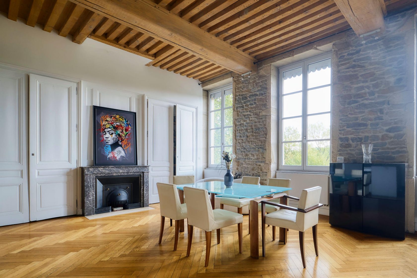 Old apartment with lift and view of the Rhône