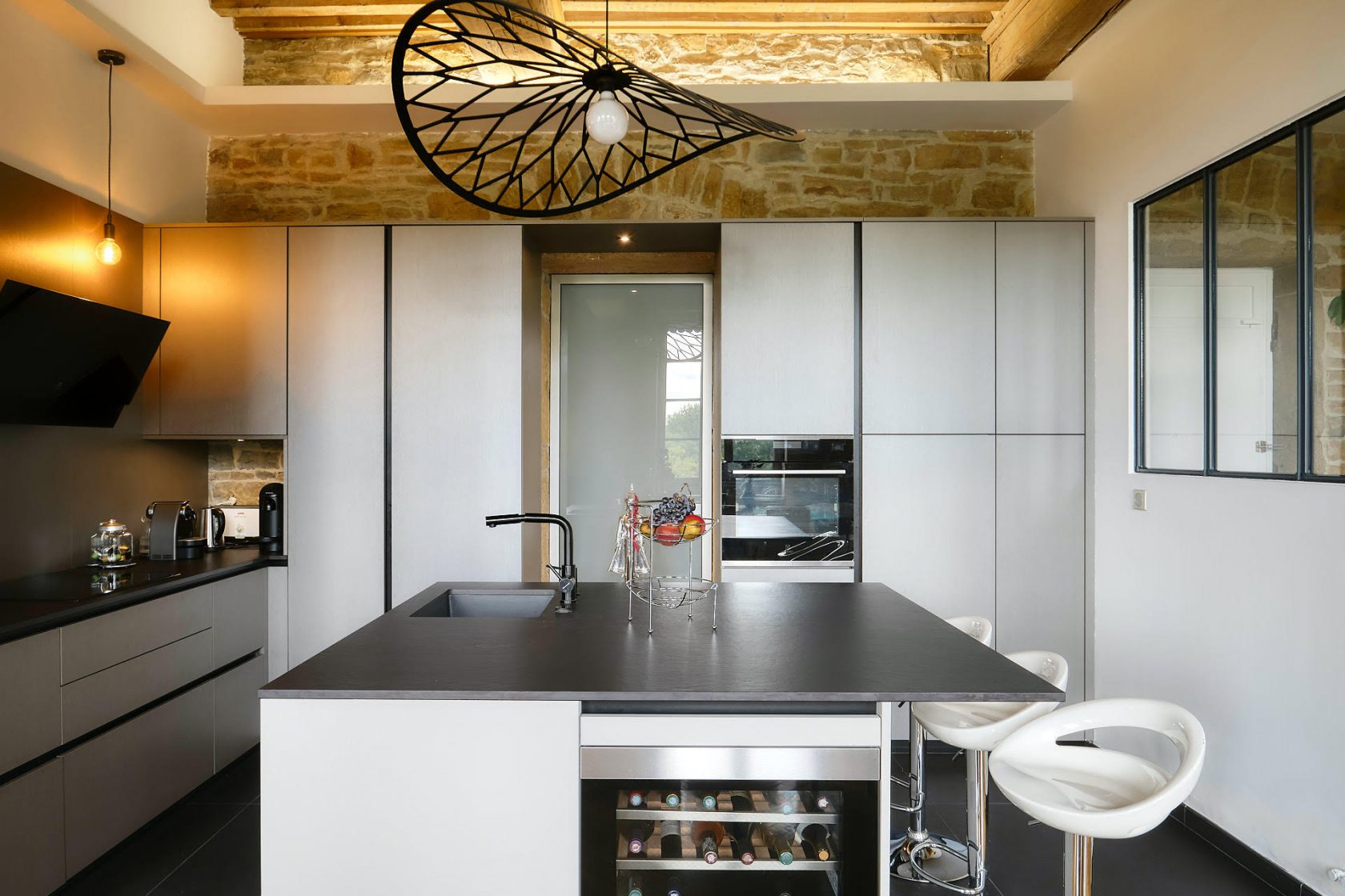 Old apartment with lift and view of the Rhône