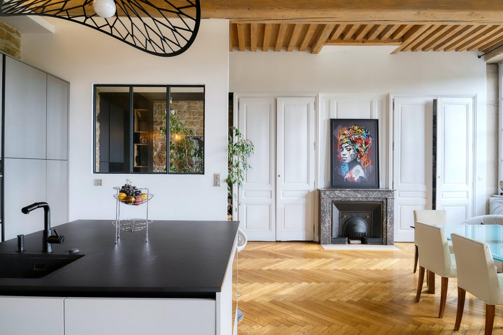 Old apartment with lift and view of the Rhône