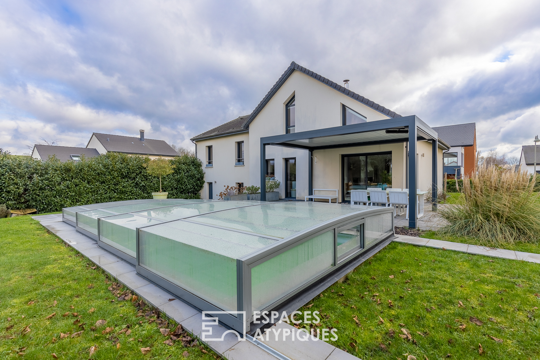 Maison d’architecte et sa piscine