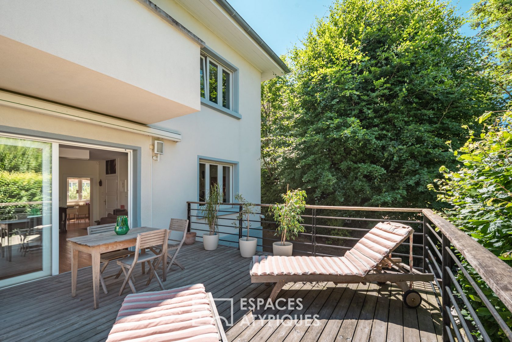 Maison familiale et son jardin