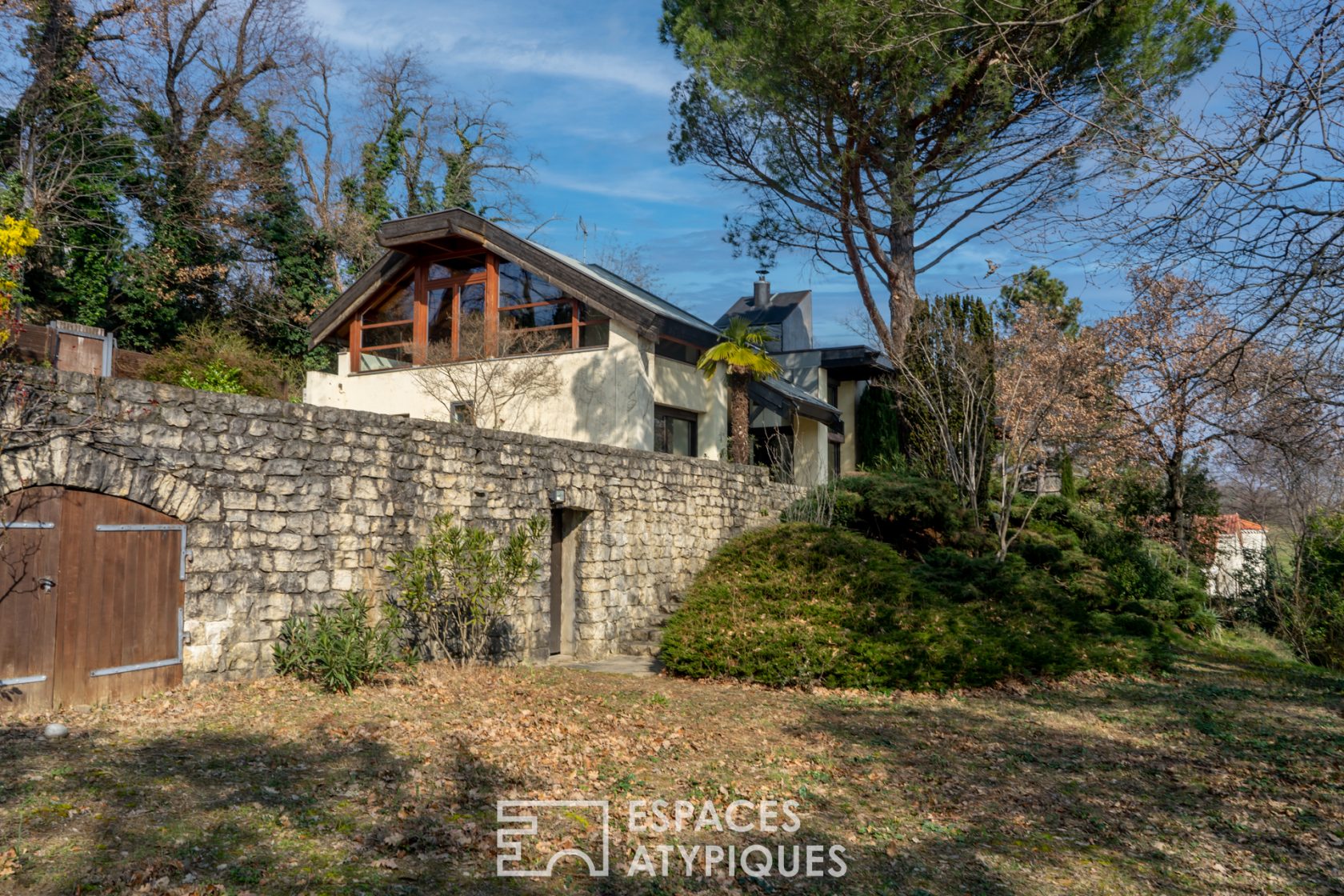 Maison d’architecte avec vue et piscine