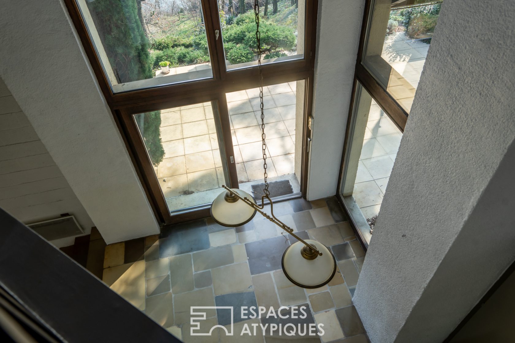 Maison d’architecte avec vue et piscine
