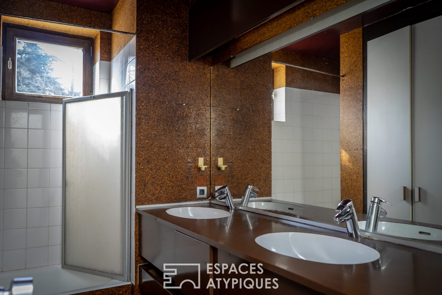 Maison d’architecte avec vue et piscine