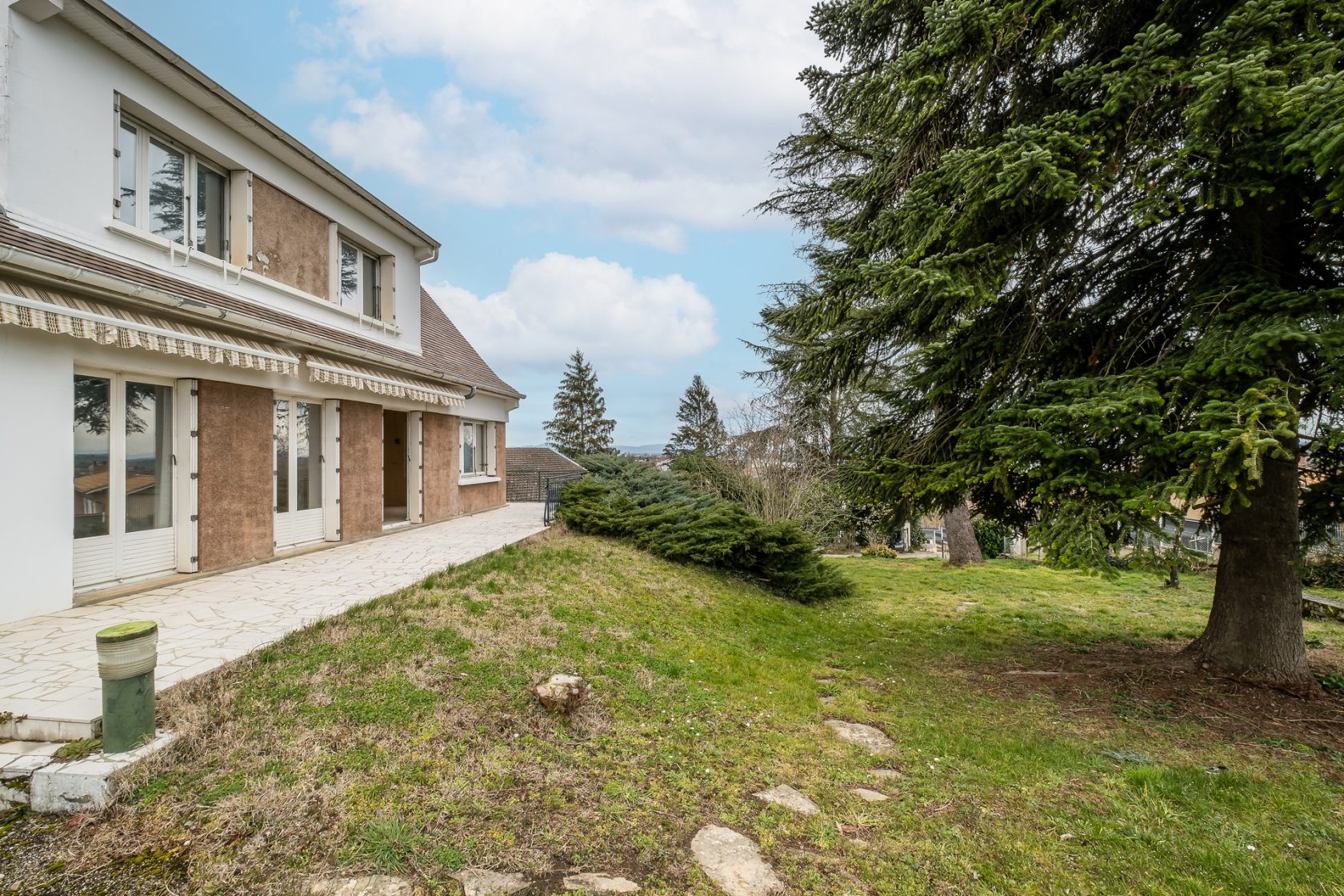 Villa à rénover sur les hauteurs de la Boisse