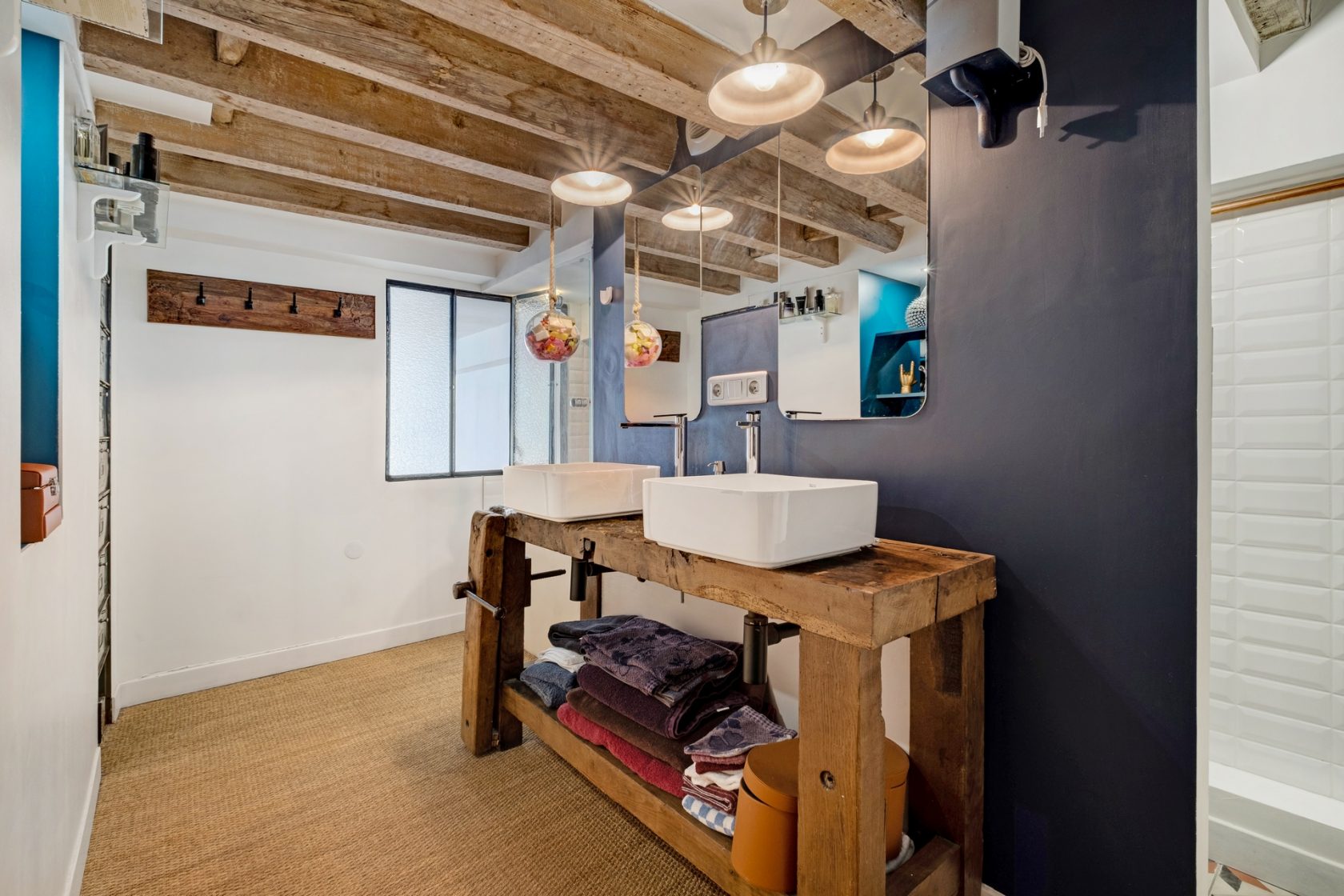 Loft avec terrasse et cave aménagée