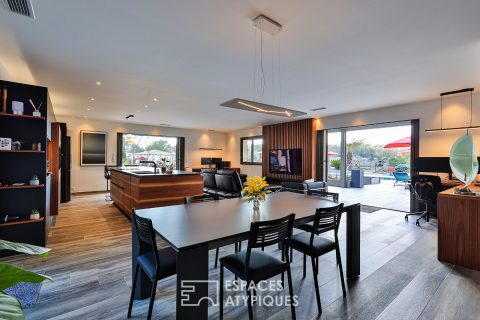 Villa contemporaine avec vue dégagée