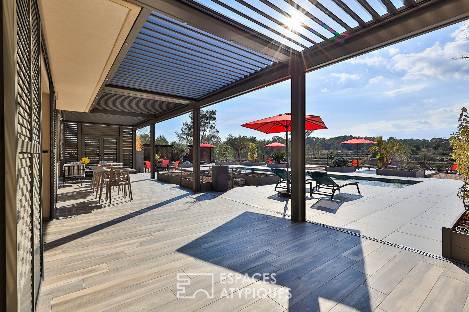 Villa contemporaine avec vue dégagée