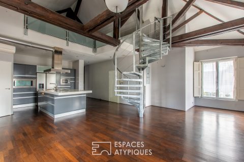 Appartement en dernier étage dans une ancienne chapelle