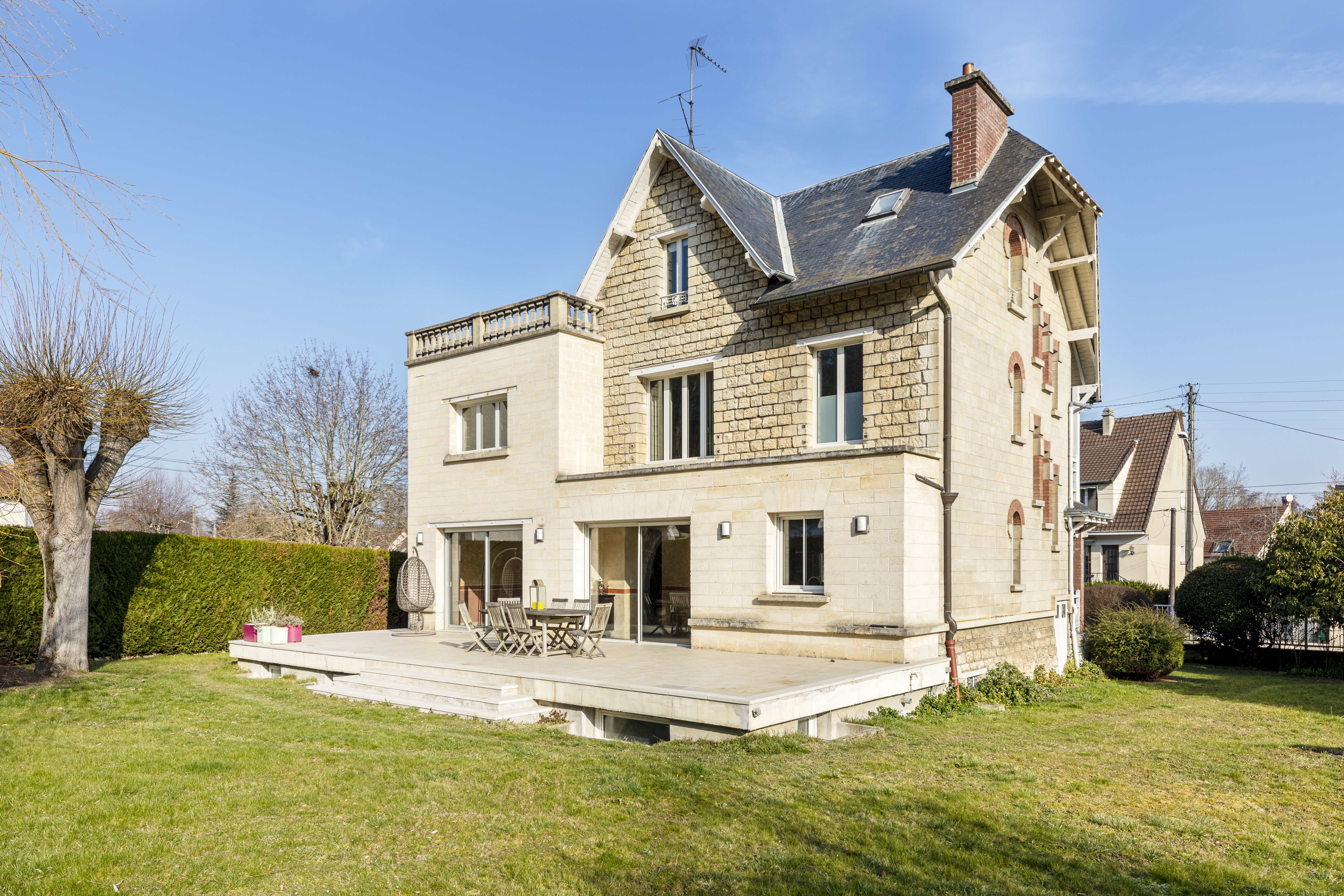 La Lumineuse – Maison bourgeoise début de siècle avec extension.