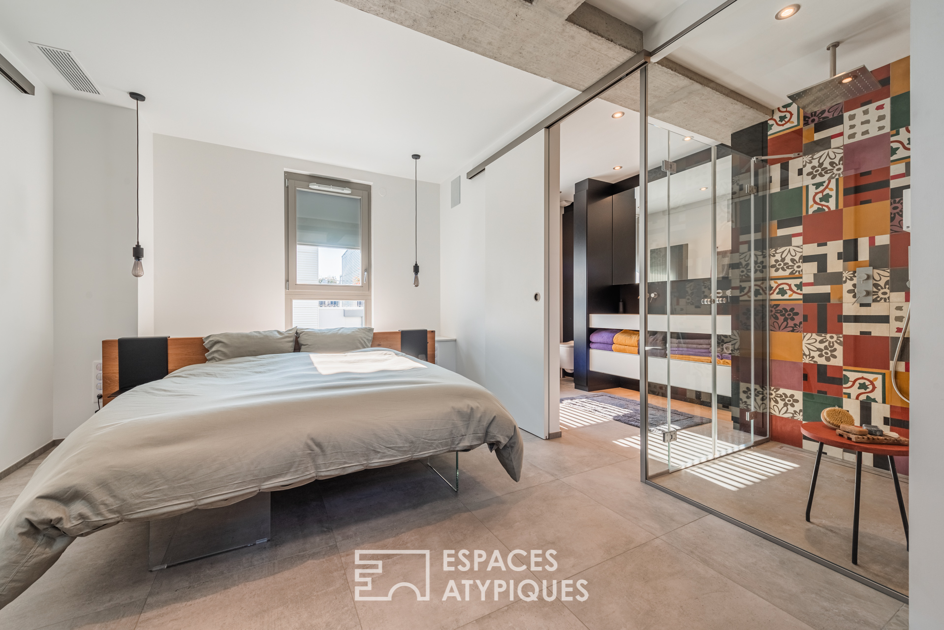 Authentique loft et sa terrasse sur les toits