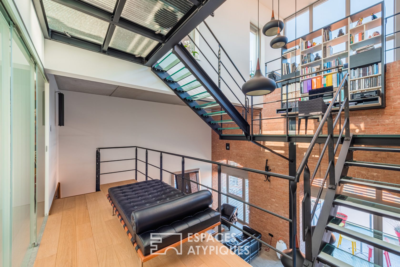 Authentique loft et sa terrasse sur les toits