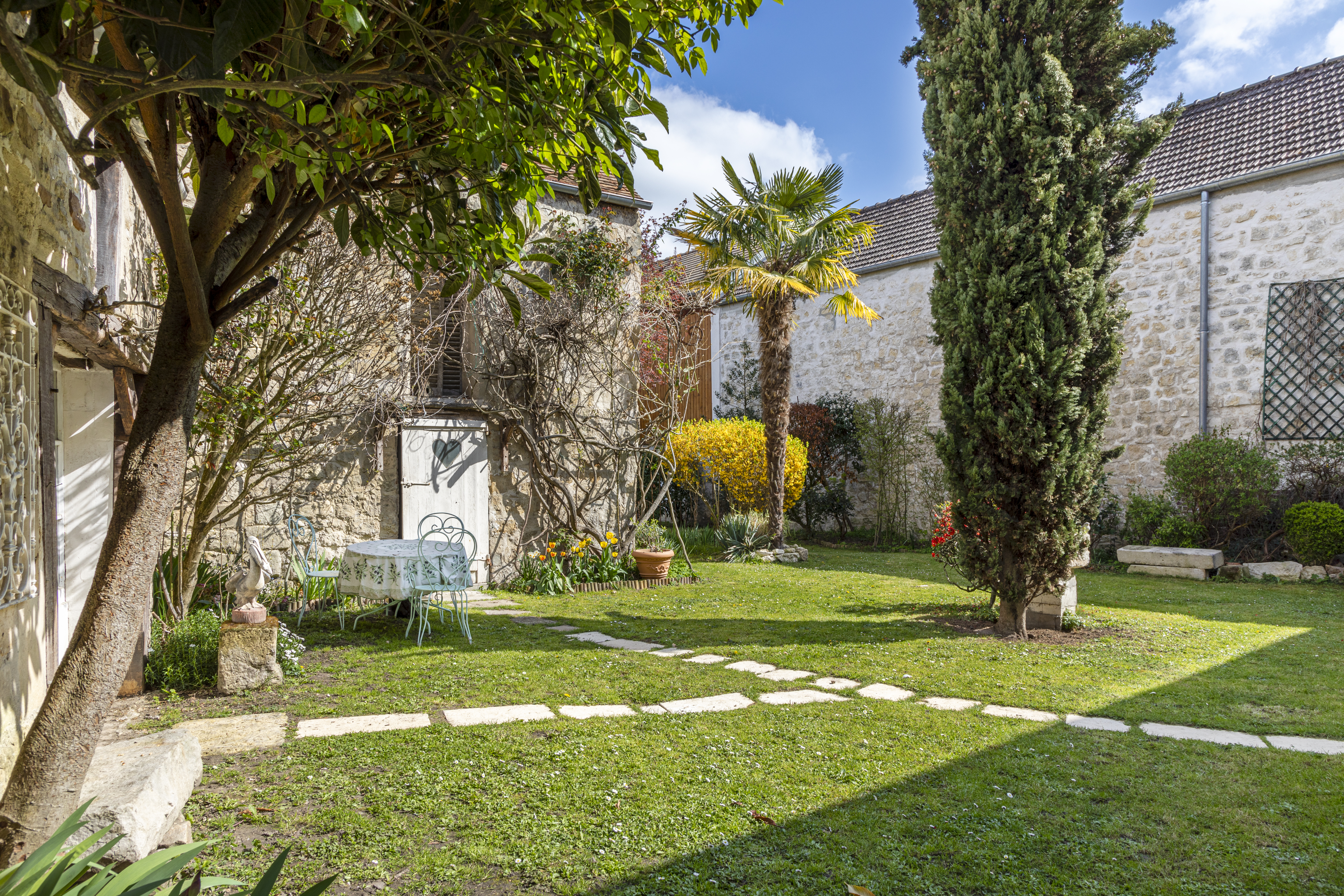La closerie – Son atelier d’artiste et son duplex indépendant.