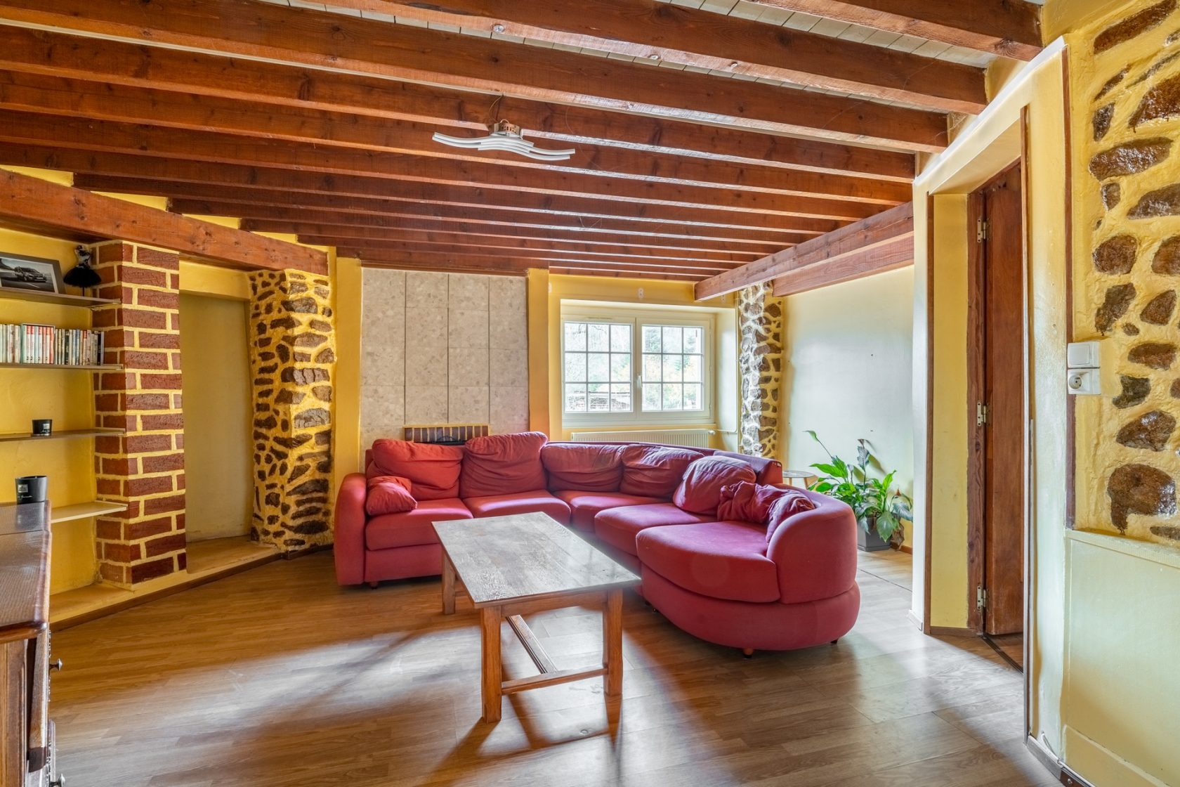 Maison de campagne dans son écrin de verdure