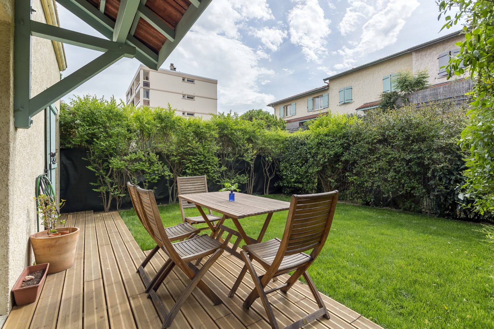 Comme une maison de ville avec terrasse et jardin dans le 8ème à Lyon