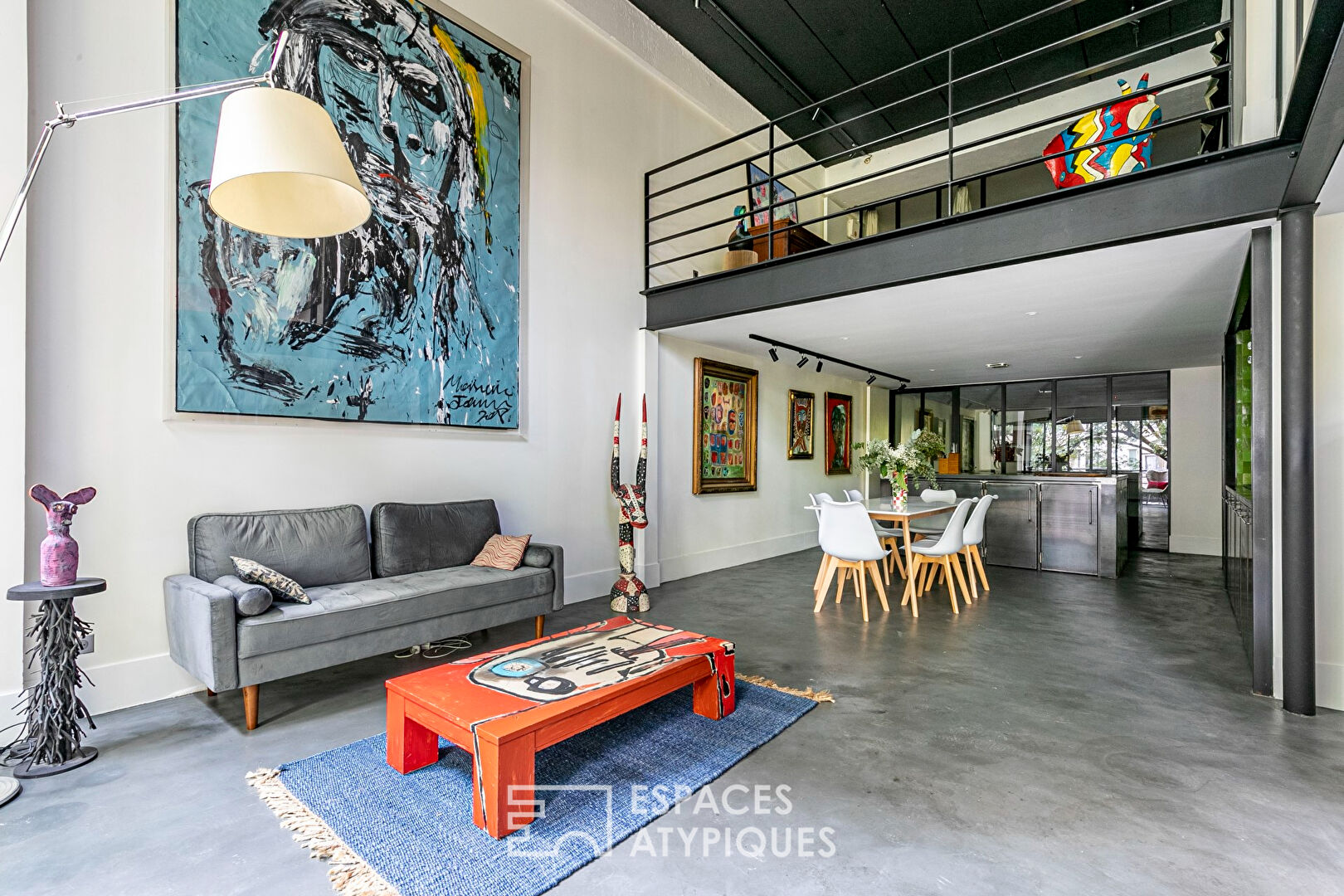 Arty duplex loft with shared garden