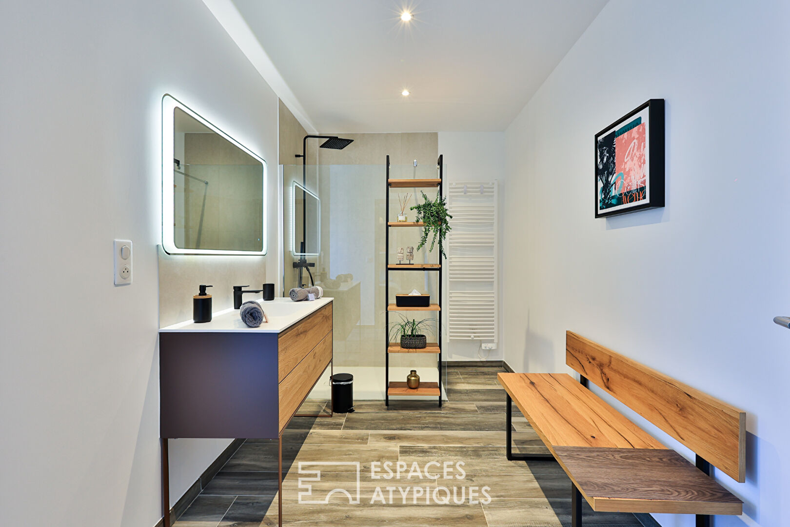 Villa contemporaine avec vue dégagée entre mer et lac