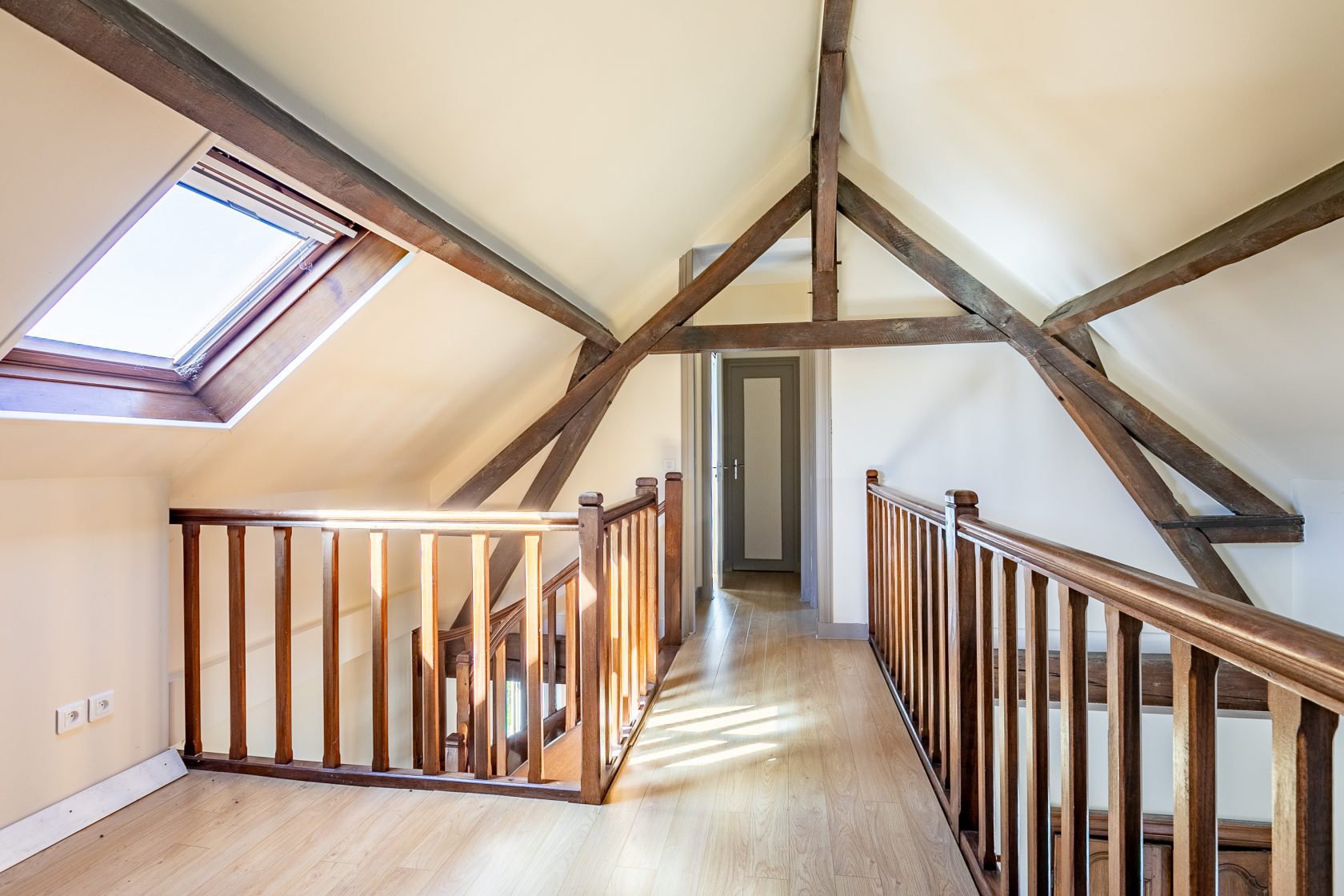 Charming fully renovated farmhouse and its converted outbuilding