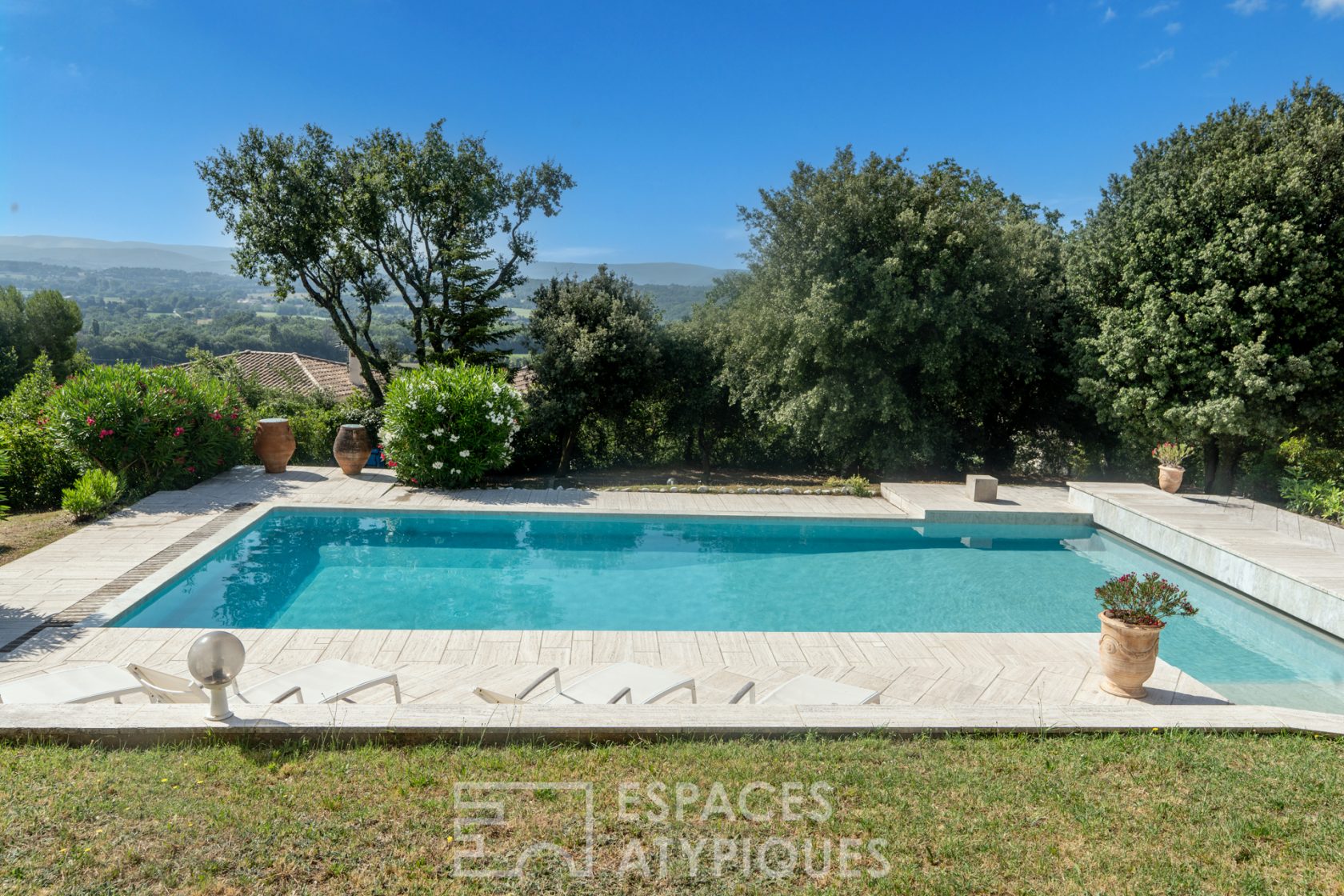 Villa contemporaine de haut standing avec piscine