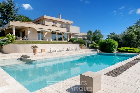 Contemporary villa with pool