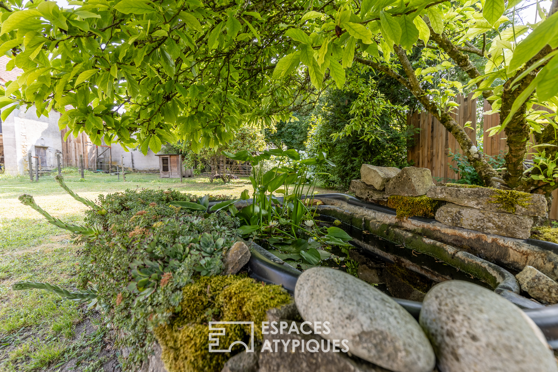 Ancien relais de poste et son jardin