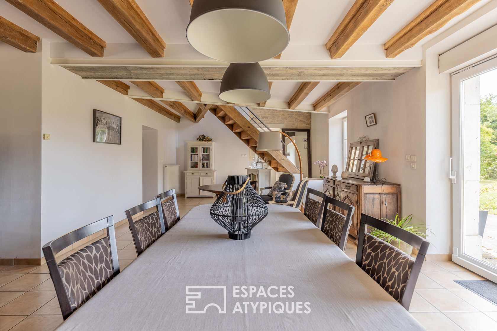 Ancien relais de poste et son jardin