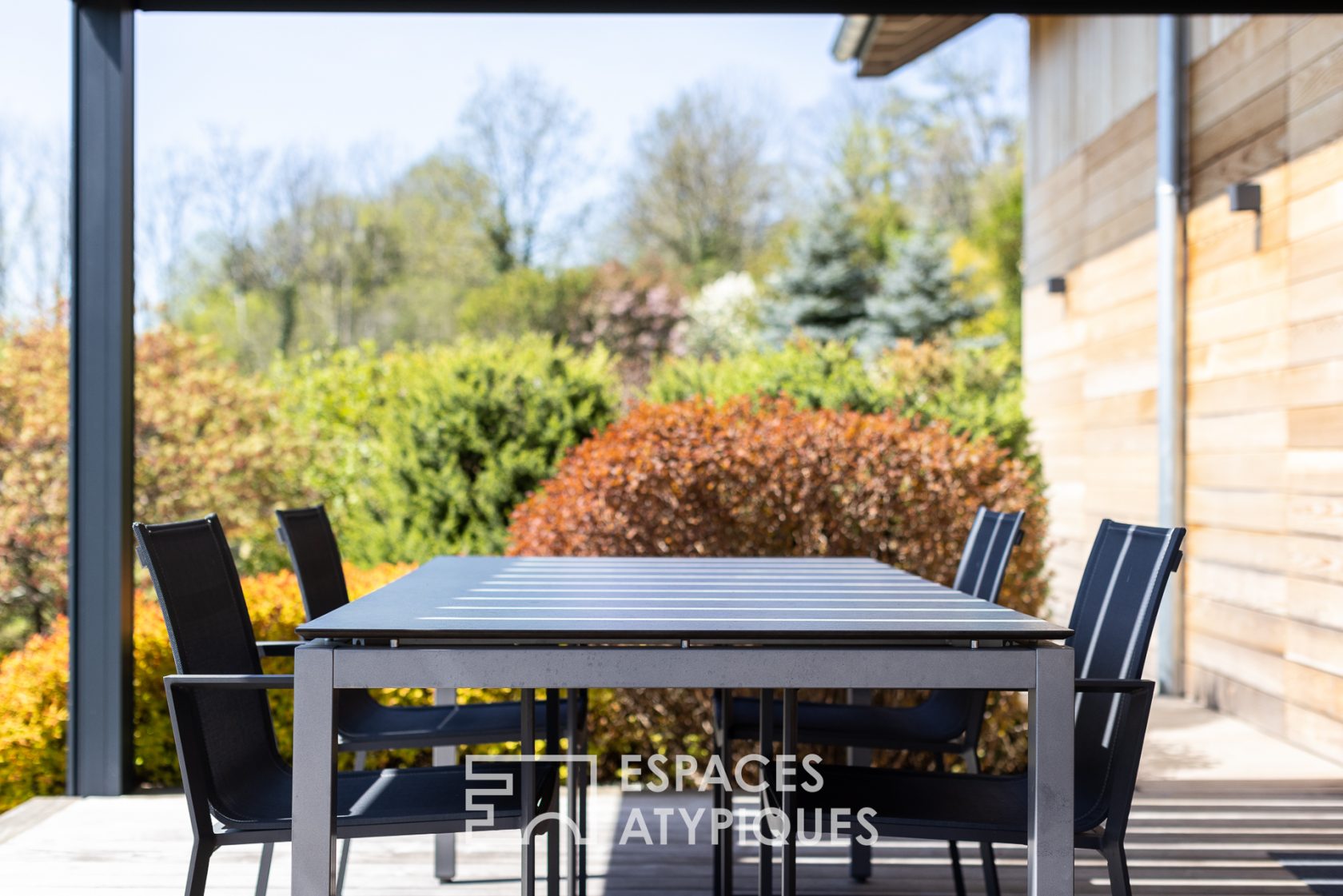 Propriété d’exception près de la source du Lison – Charme et confort au rendez-vous !