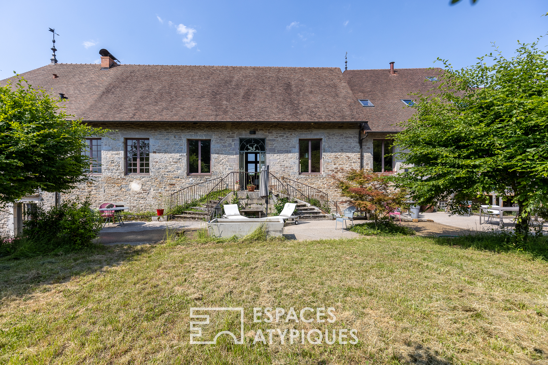 Château au coeur du vignoble Jurassien, avec ses chambres d'hotes !