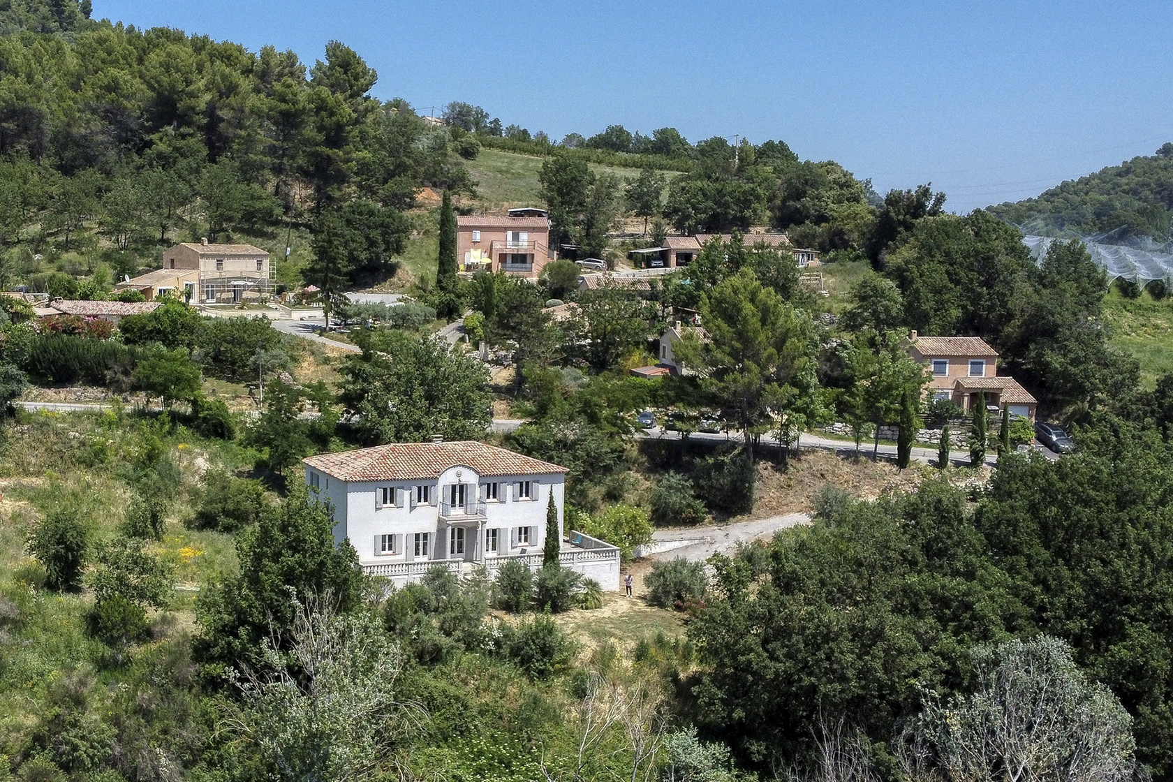 Bastide moderne au coeur des vergers