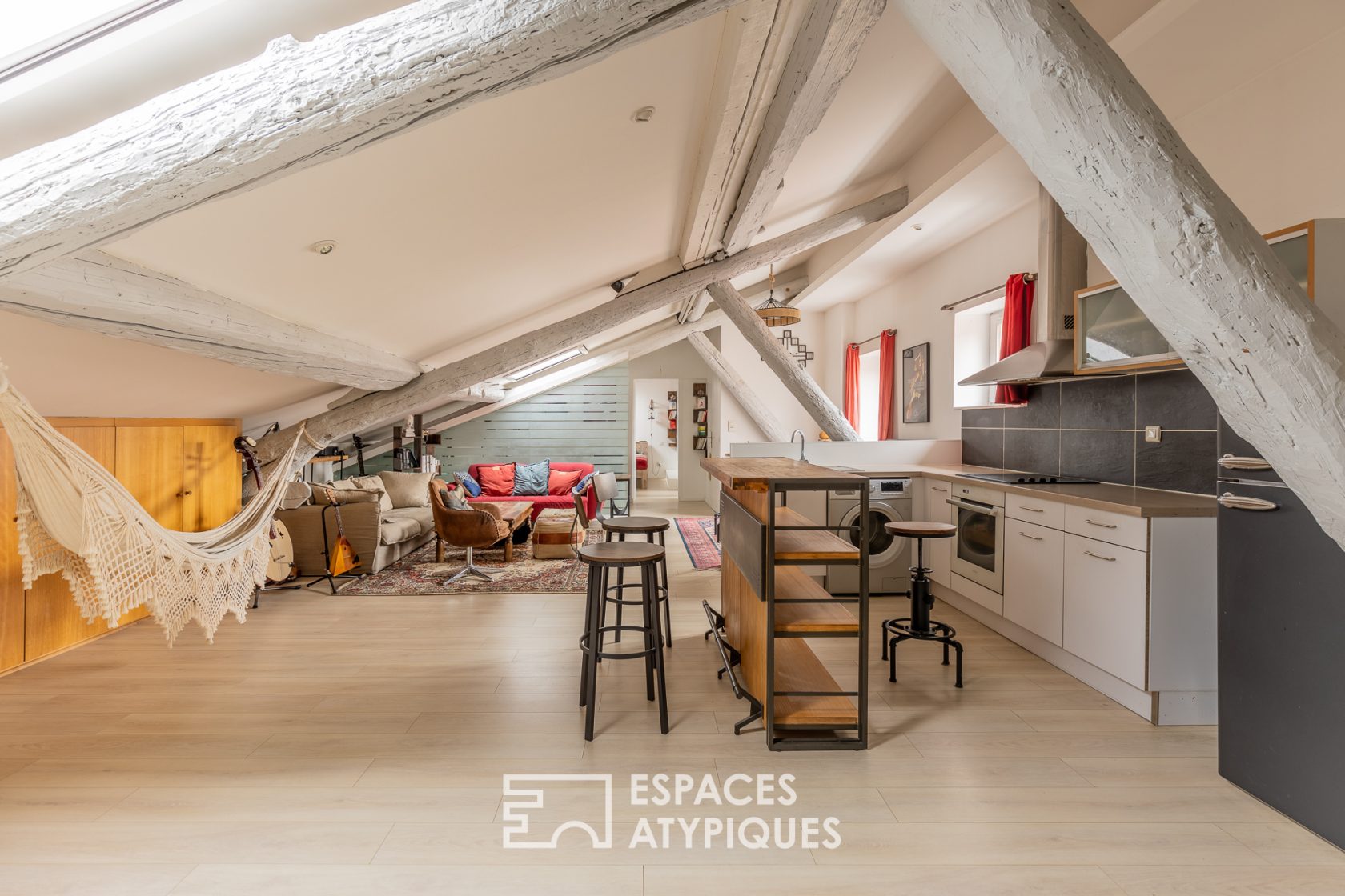 Appartement de caractère lové sous les toits