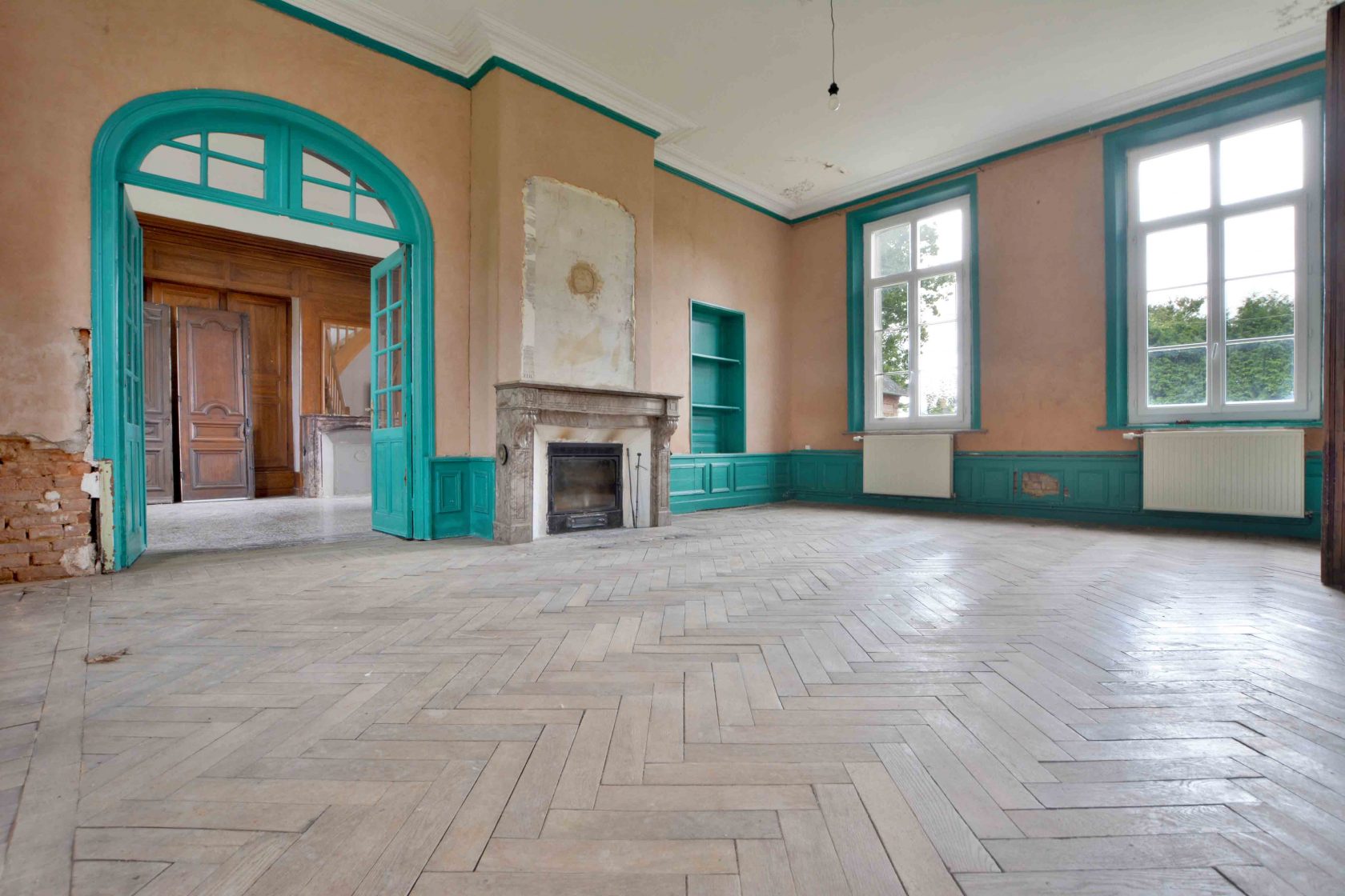 The sleeping beauty – imposing 19th century mansion to renovate