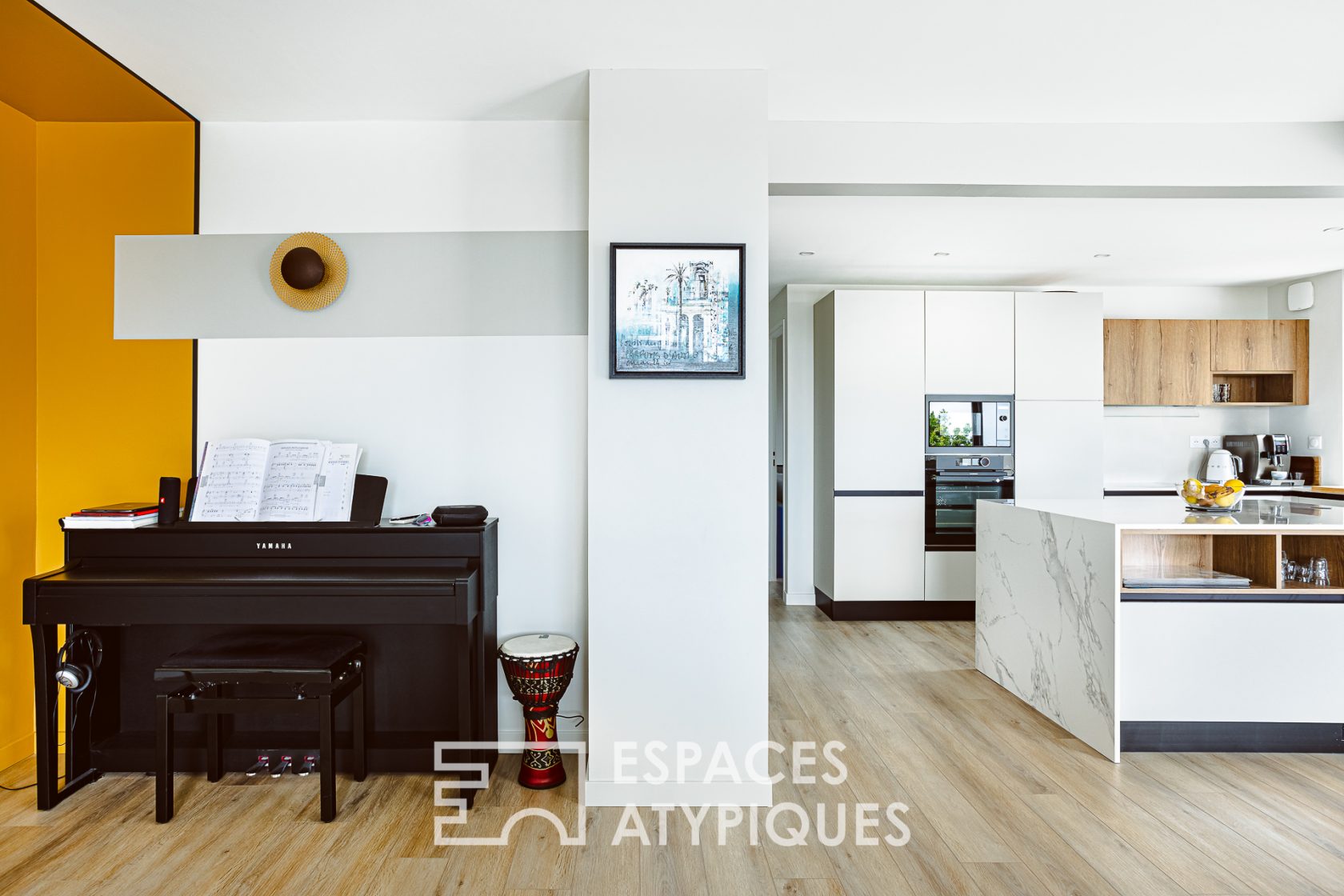 Luxury apartment with a contemplative view
