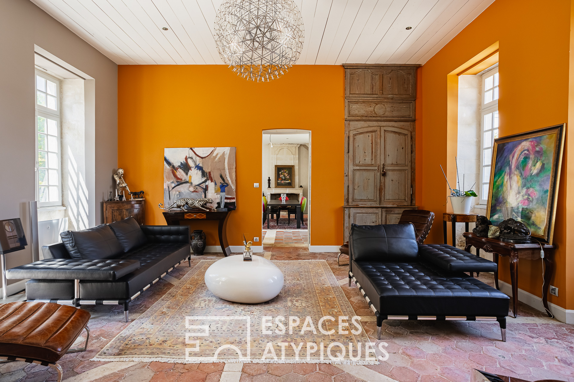 Manor house in sought-after location