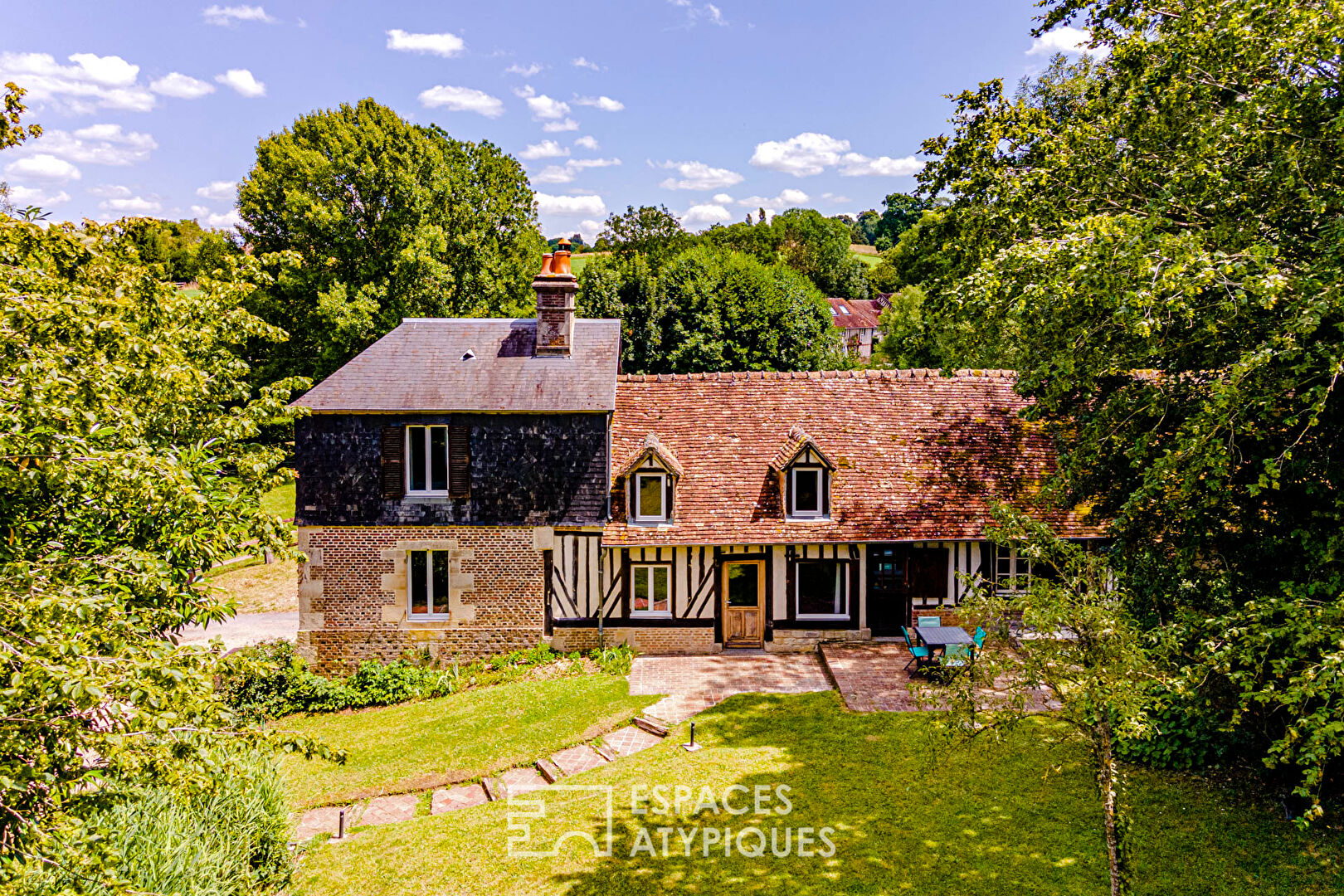 Charmante Maison Ancienne dans un petit village Normand