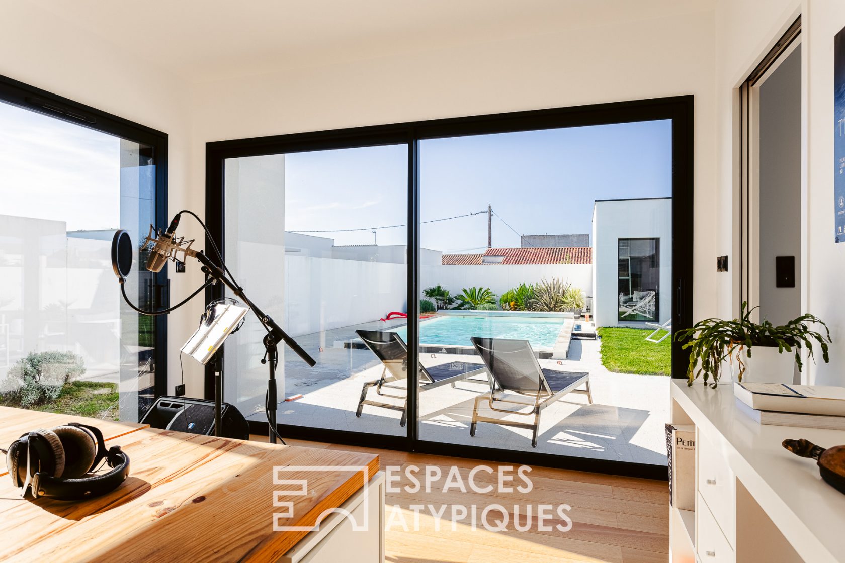 Beautiful contemporary in the heart of the city