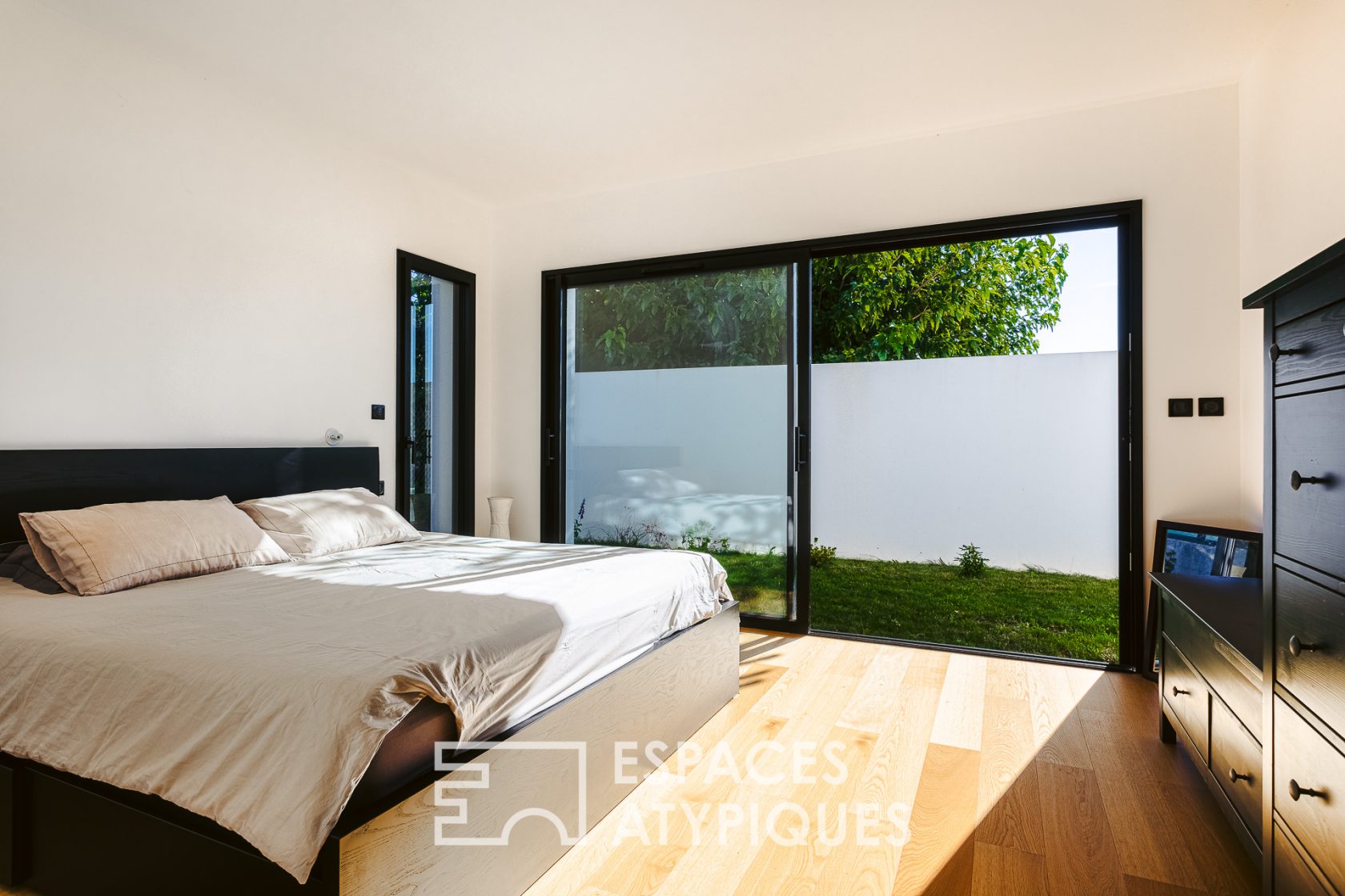 Beautiful contemporary in the heart of the city