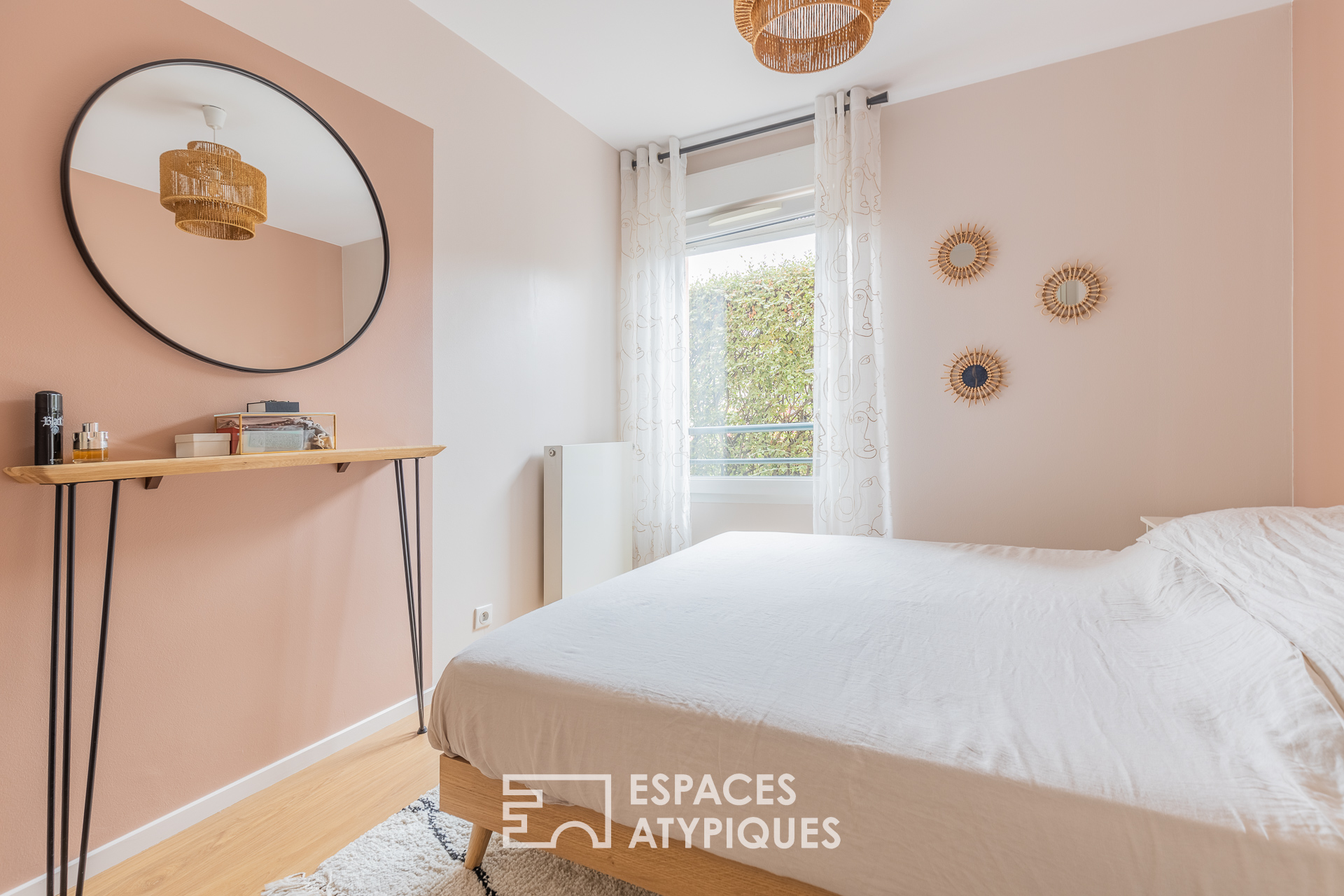 Appartement et son jardin dans une résidence de standing avec piscine